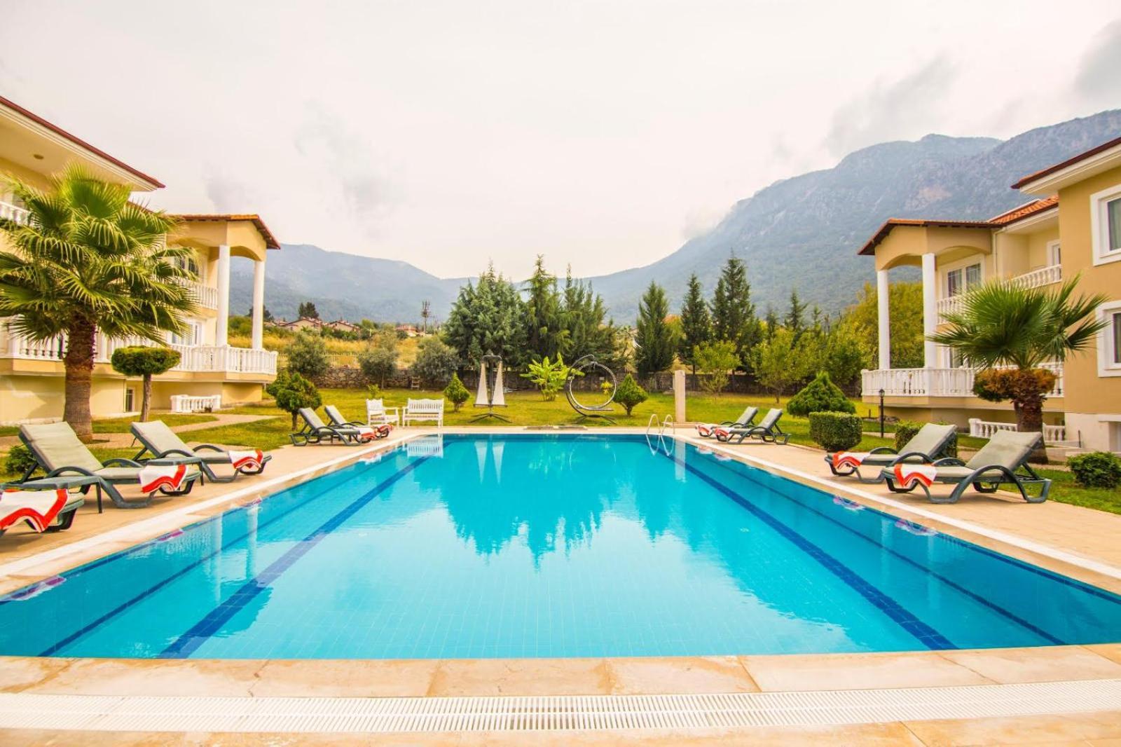 Hotel apartamentowy Gold Lion *